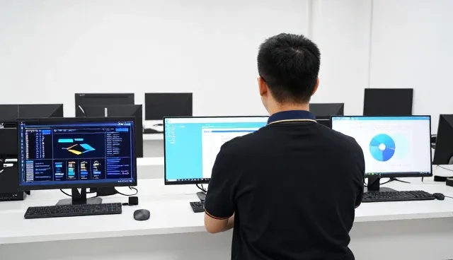 本地业务系统开发中的应用场景演变与未来方向